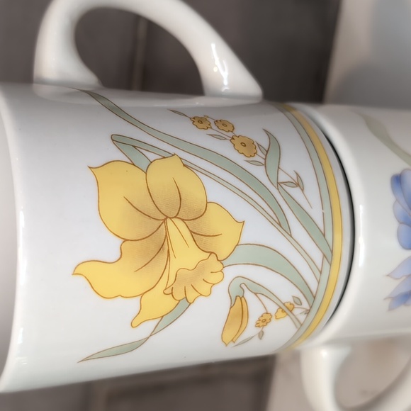 Vintage Finest Ceramics Floral mug set - Picture 5 of 8